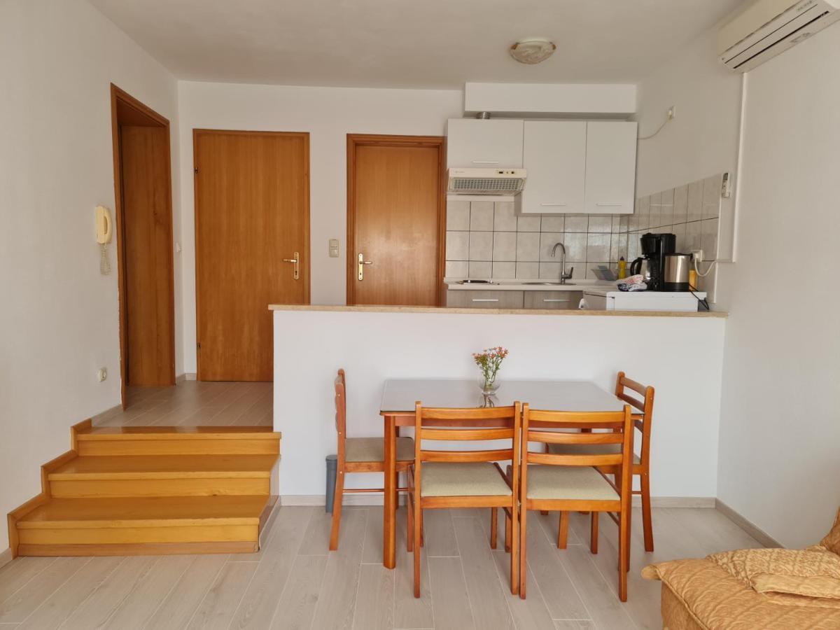 Apartment Mira Pula Exterior foto